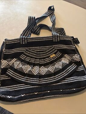 Artisan crafted Handwoven “Pinzon” Black & White Tote Bag with Front Pocket